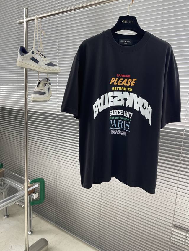 Balenciag 2025新款原单男士休闲打底短袖T恤！时尚百搭爆款宽松版型 进口双股纯棉面料 螺纹袖口.领口衣摆 手感超柔软细腻 穿着亲肤舒适 高端精品 代