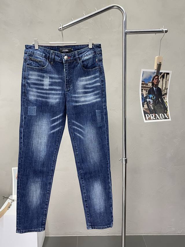 Philipp Plein 菲利普 普莱茵独家专供新款休闲牛仔裤高端版本！专柜定制面料 透气舒适度高，细节无可挑剔，品牌元素设计理念，体现高品质。手感细腻柔软！