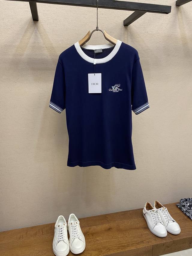 Dior，25Ss撞色圆领铃兰花刺绣棉质短袖 正品10539购入，40支双股精梳棉纱，采用进口织机Santonll14针，进口刺绣，毛料酵洗，定制1：1商标，合