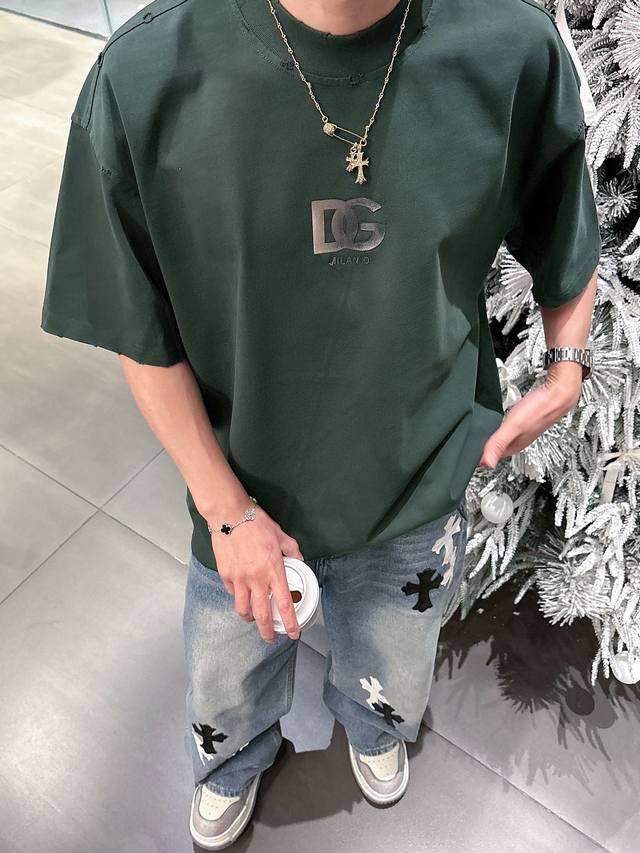 活动款持续有效多让20 杜嘉班纳D&G2025新工艺洗水割烂磨破春夏新款首发专柜最新款短袖圆领T恤 官网同款 高端订制 设计前卫时尚！品牌Logo重工艺设计 高