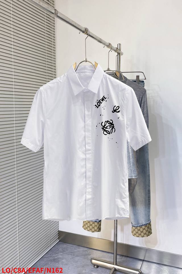 N162 Lo罗意威 最新款男士必备款短袖衬衫，100%天然棉，舒服透气，原单狠货，原版面料，柔软舒适，上身高端又奢华，足够场面的档次，这款衬衫无不骄傲的让你满
