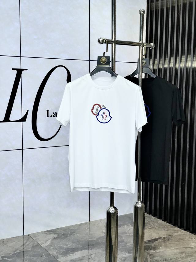 蒙口。穿220斤。2025春夏新品时尚圆领短袖高级定制百搭款式！更有实用感 任何人都可以轻松驾驭 采用双丝光面料制作，奢华经典品牌Logo设计，1F非常显档次懂