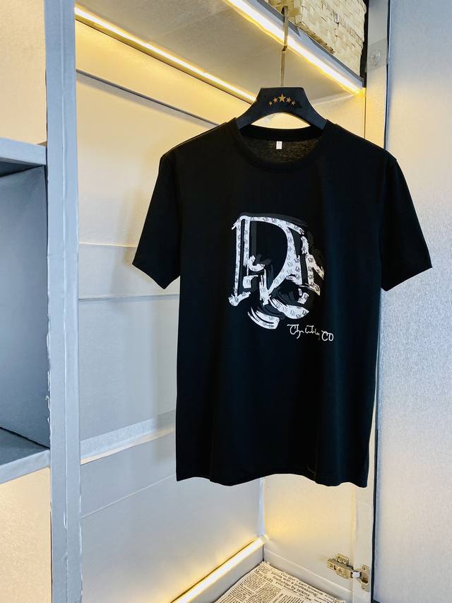 穿240斤 胖子福音 情侣款 码数：M-6Xl 迪奥Dior 原单品质 2025最新款 男装短袖T恤 衣服 精选专柜订制顶级丝光棉进口面料 所有细节做工完美1比
