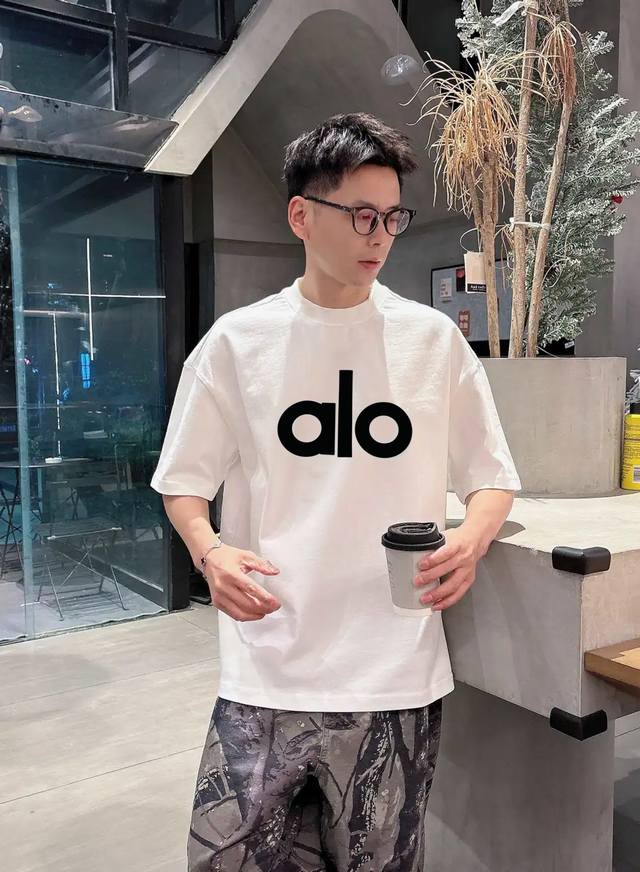 短袖 短裤 Alo*25S新款潮牌T恤.新品泰国发售.原单推荐～可搭配套装.男女同款！胸口经典字母Alo高温烫画立体发泡工艺.对比色Alo品牌字母色彩视觉冲击力