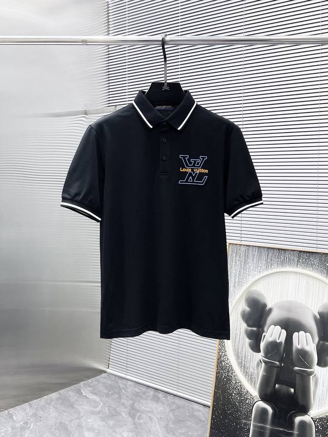 路易威登 Lv 2025Ss夏季新款 翻领短袖T恤 Polo衫，高端版本！专柜定制面料 透气舒适度高，细节无可挑剔，品牌元素设计理念，体现高品质。手感细腻柔软！