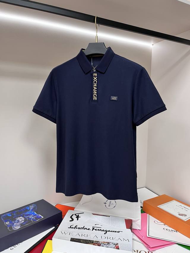 主推 Armani 独家专供秋季新款阿玛尼时尚休闲翻领短袖，高密度纯棉面料，高级密针刺绣、高端欧版原单T恤，潮流时尚休闲半袖 透气舒适度高，细节无可挑剔，品牌元