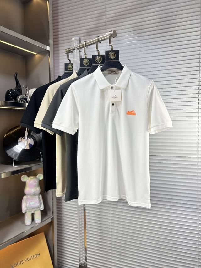 Herm*爱马仕 Ss25春夏新款翻领Polo衫 高品质珠地棉材质 雍容华贵的品牌风格，260克重 客供进口面料 做出来的衬衫也是版型垂顺挺括，并且还抗皱抗起球