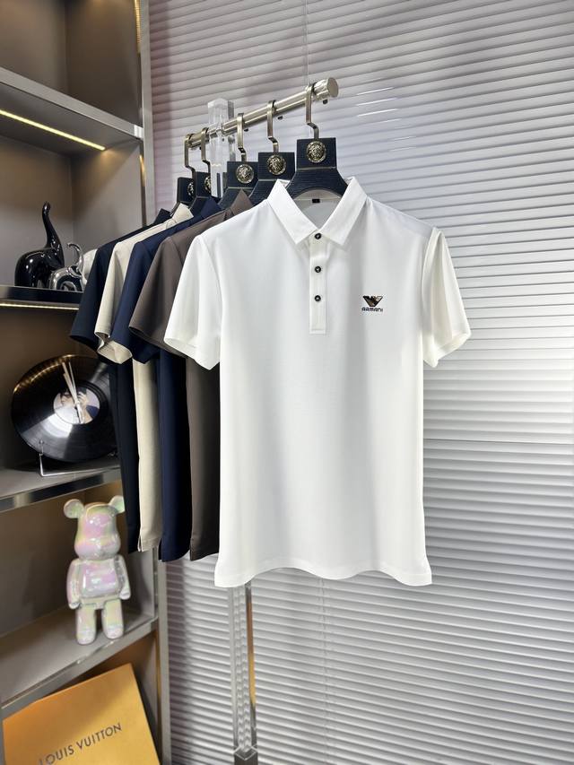 Arm*阿玛尼 Ss25夏季新款翻领Polo衫 高品质珠地棉材质 雍容华贵的品牌风格，客供进口面料 做出来的衬衫也是版型垂顺挺括，并且还抗皱抗起球，贴身穿着也是