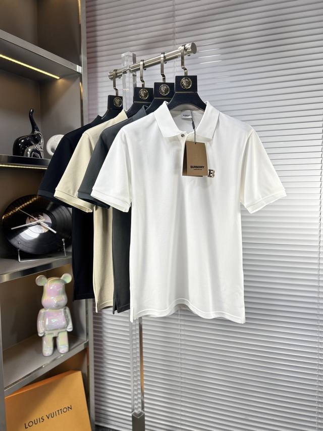 Bbr*巴宝莉 Ss25早春新款翻领Polo衫 高品质珠地棉材质 雍容华贵的品牌风格，260克重 客供进口面料 做出来的衬衫也是版型垂顺挺括，并且还抗皱抗起球，