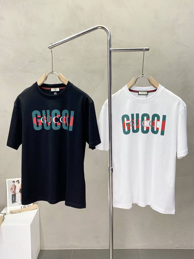 Gucci古驰独家专供新款原单男士休闲短袖 高端定制 高端版本 时尚百搭爆款进口面料 手感超柔软细腻 穿着亲肤舒适 高端精品 代工厂P精细做工 上身非常赞 男士