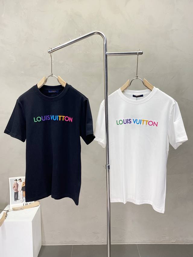 Louis Vuitton路易威登独家专供新款原单男士休闲短袖 高端定制 高版本 时尚百搭爆款进口面料 手感超柔软细腻 穿着亲肤舒适 高端精品 代工厂P精细做工