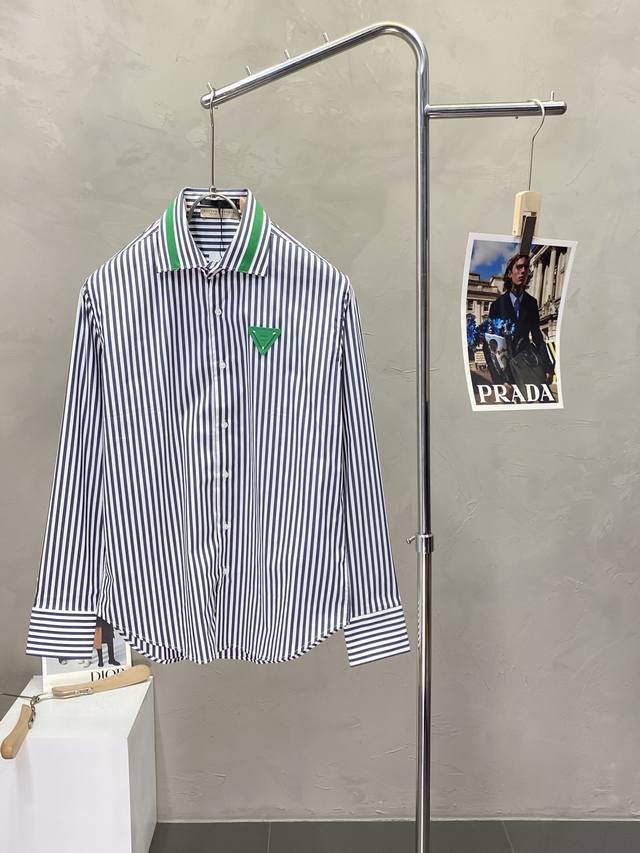 Bottega Veneta葆蝶家Bv独家专供新款男士休闲长袖衬衫 高端定制 高端版本 时尚百搭爆款进口面料 手感超柔软细腻 穿着亲肤舒适 高端精品 代工厂P精