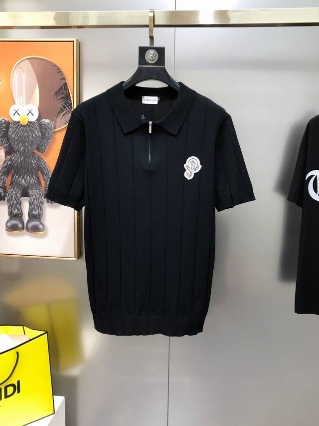 Moncler 蒙口2025春夏新款男士原单翻领短袖针织毛衣 柜台同步售卖 高端品质爆款 时尚百搭 胸前贴布绣Logo标设计 定制进口天丝棉混纺面料 定制原版辅