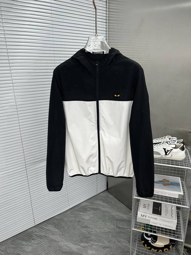 Fendi芬迪 专供新款原单薄款防晒衣外套 夏季必备防晒服系列渠道特供 高端货简约经典大爆款 原版聚酯纤维创新科技面料 简洁利落又清爽商务，品质做工细节经得起任