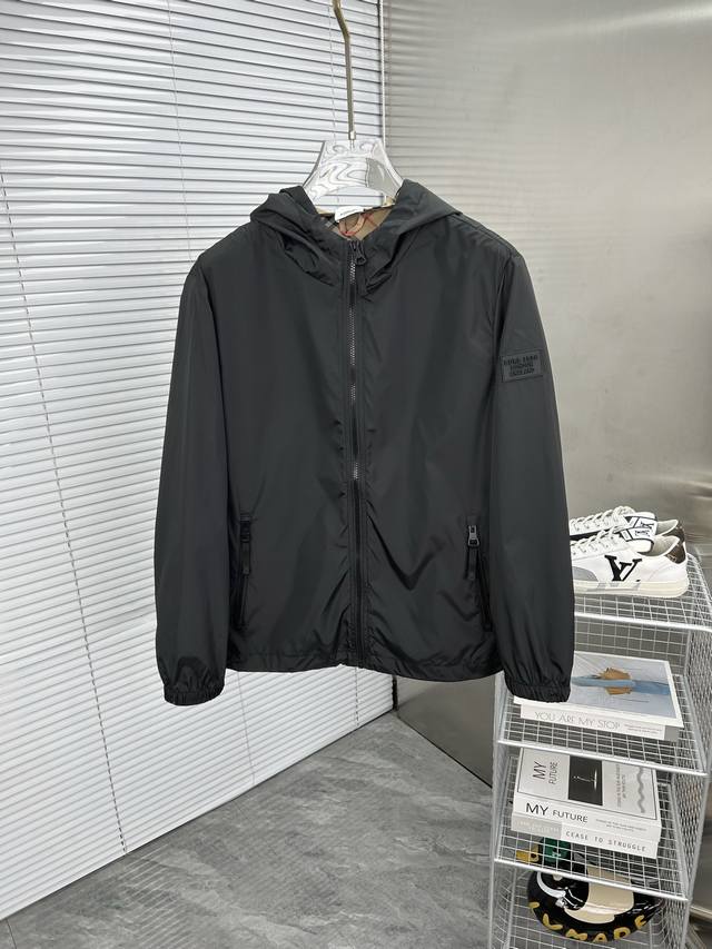 Burberry巴宝莉 专供新款原单男士夹克外套 渠道特供 高端货简约经典大爆款 原版聚酯纤维创新科技面料 简洁利落又清爽商务，品质做工细节经得起任何形式检验，