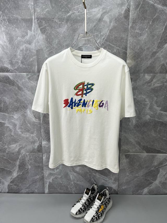 Balenciaga巴黎世家 2025Ss春夏最新款短袖T恤出货啦！！ 2025新款T恤 高版本专用面料 高克重纯棉丝光面料 上身舒适不失挺阔 针脚刺绣工艺、数