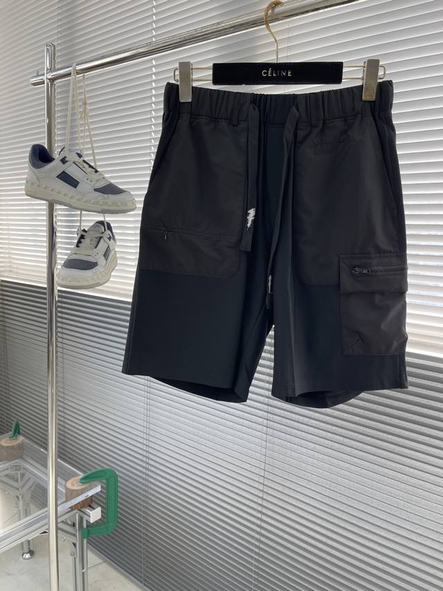 Y-3 山本耀司夏季新款Y3休闲短裤，高级定制面料透气面料，细节无可挑剔，顶级辅料配备，原版Logo设计理念，手感细腻柔软！上身版型超赞！ 尺码：M-3Xl 腰