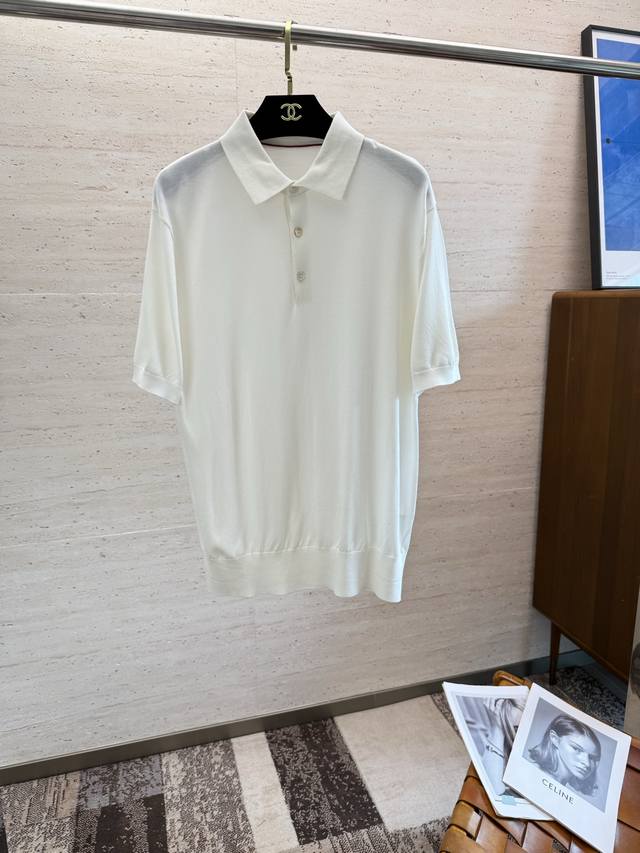 Lp.25S春夏新款针织休闲翻领短袖Polo 整体非常的轻商务休闲！！客供丝光棉，上身轻盈舒适顺滑 到手绝对让你觉得物有所值的一件单品！！！ 码数：48-56