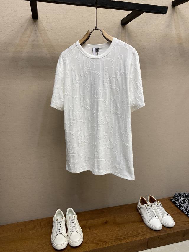 Dior，25Ss满身提花Logo宽松T恤，正品9100购入，定制Dior100%精梳棉提面料240克，配套1*1拉架罗纹，提花面料，面料酵洗，定制1：1商标，