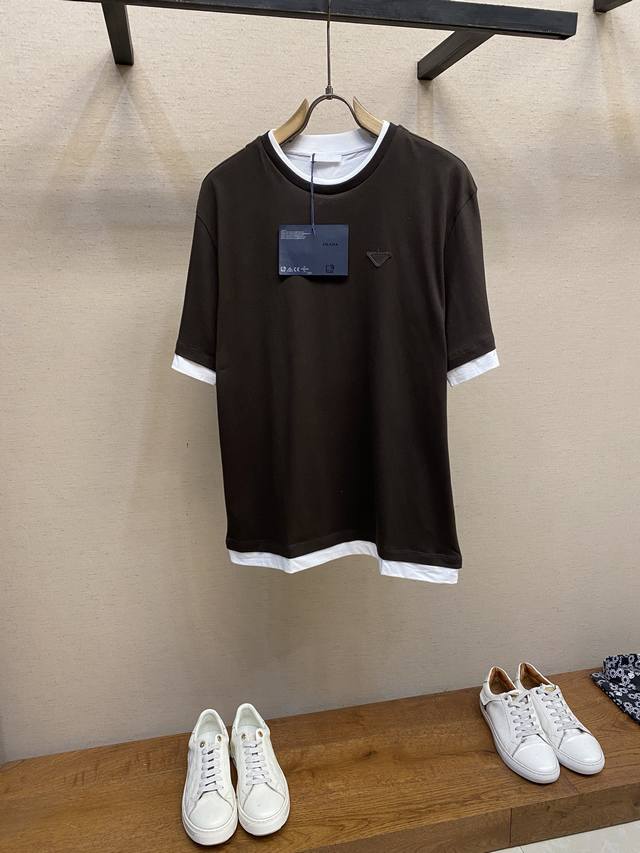 Prada，25Ss拼色棉质圆领套头短袖T恤，正品8263购入开发，32支高密双纱单面，50支双股面料，开模冲床，布匹酵洗，定制1：1商标 合身版型 尺码：S-