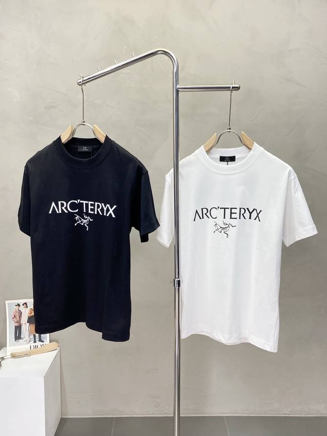 Arc’Teryx始祖鸟独家专供新款原单男士休闲短袖 高端定制 高版本 时尚百搭爆款进口面料 手感超柔软细腻 穿着亲肤舒适 高端精品 代工厂P精细做工 上身非常