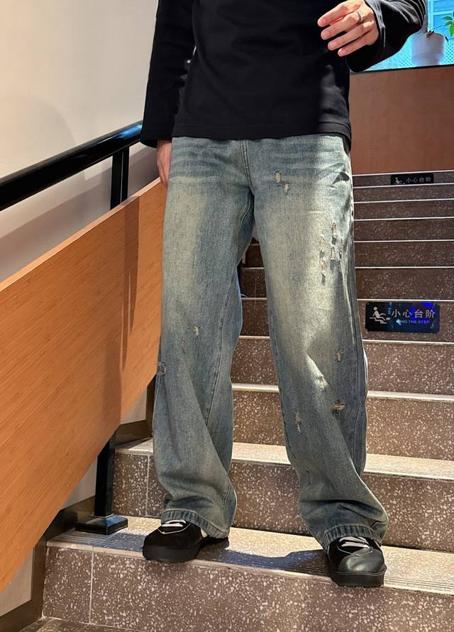 Bv高盎司做旧洗水破坏蓝色牛仔裤 高阶玩家玩品味的买手必入！！ 高盎司洗水破坏裤 面料市面绝无现货 品牌专供面料 实物表面光泽油蜡感拿捏的非常到位呼应做旧洗水