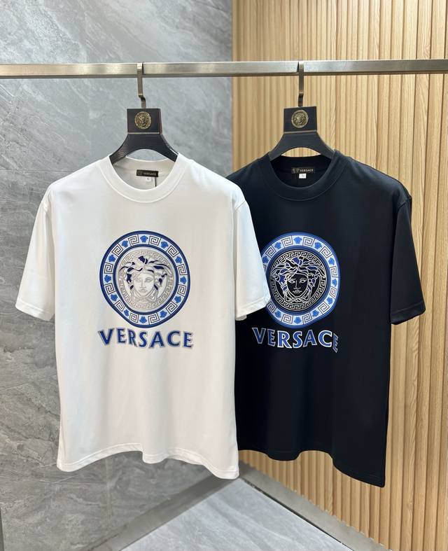 Versace 范思哲 2025春夏新品 三标齐全 圆领纯棉短袖T恤 好货不用过多介绍 看细节 专柜码数：M-Xxxxl 175 140建议L
