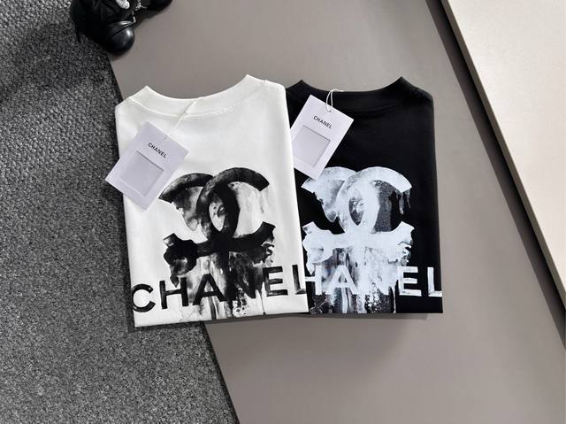Charlie 香奈儿 2025春夏新品 三标齐全 圆领纯棉短袖T恤 好货不用过多介绍 看细节 专柜码数：M-Xxxl 175 140建议L