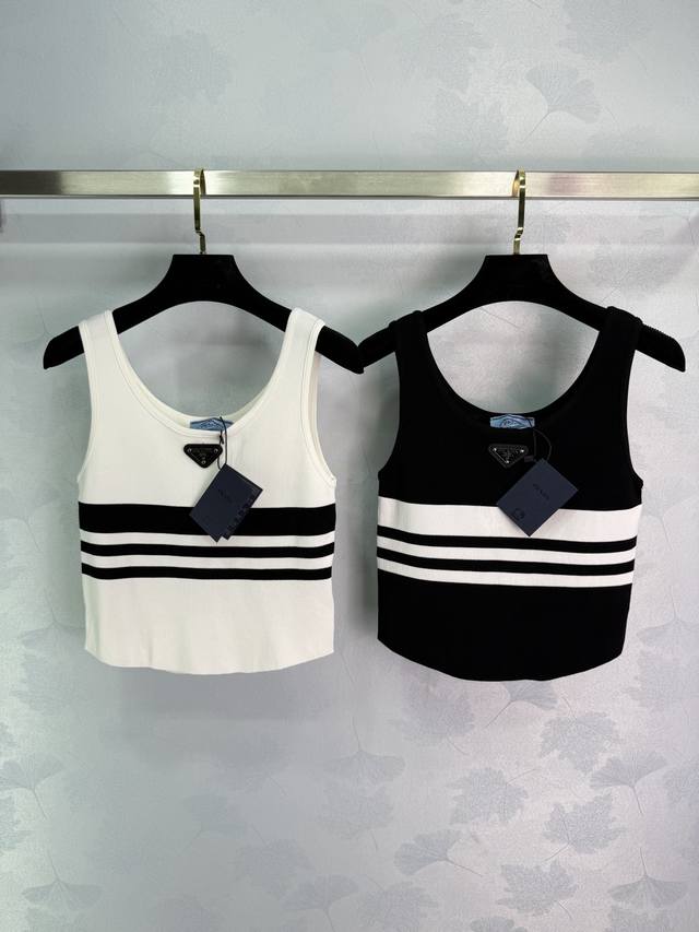 25夏季Prada *U领弹力三角牌潮酷版型百搭背心 粉色 灰色 蓝色 米白 黑色4色 尺码Sml 。T226B.