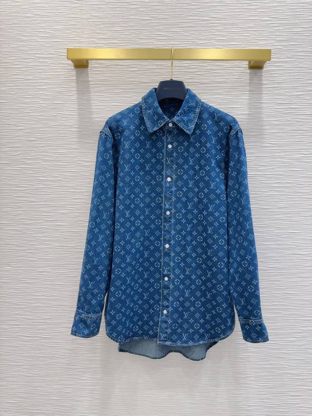 Louis Vuitto*2025Ss新款 高版出品~超时髦新款丹宁牛仔 个性色调上身又酷又飒爽 纹理细腻，棉感自然，既有筋骨感又不失柔软，超级漂亮！细节做工超