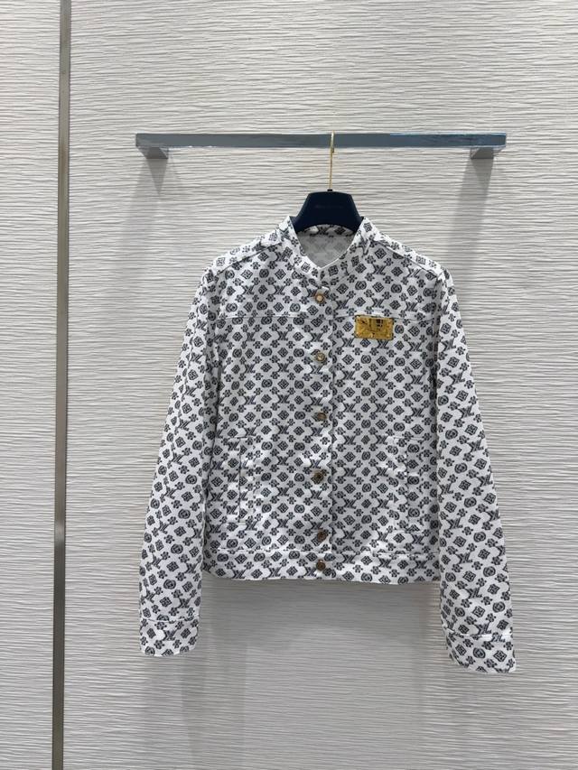 Louis Vuitt*On 2025Ss新款 全系列出品 出货即爆单 特殊材质有肌理感 每个小细节都非常注重 恰到好处的高级感 立体剪裁 让成衣上身更为精致洋