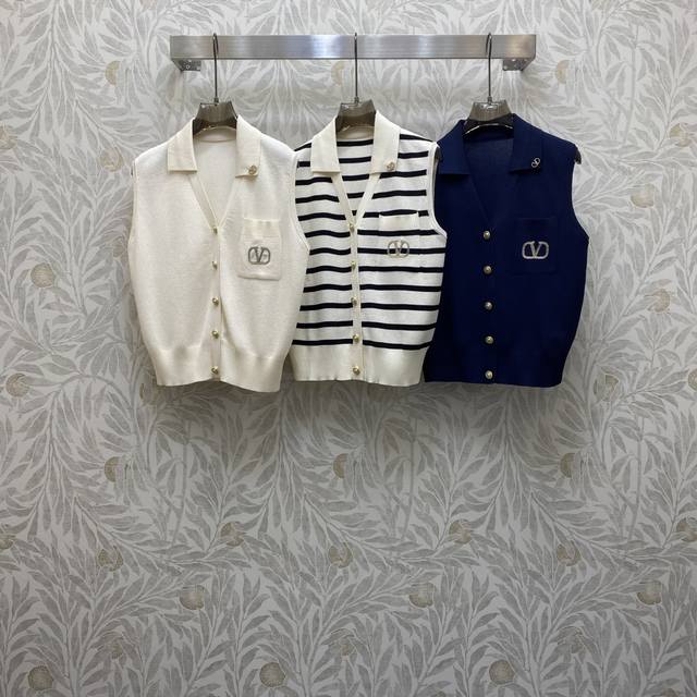 Va★ Fw 气质V领金属扣点缀背心开衫上衣，高级面料，颜色:图片3色，面料：羊毛混纺面料 Smlxl .