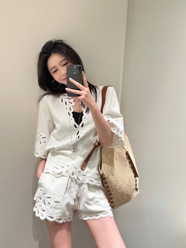 Isabel Mar*Nt 25Ss春夏新款 苎麻系列V领镂空绣花短袖上衣+休闲短裤套装丨独家高版出品！采用夏季必备的高级苎麻棉混纺 定位裁片镂空绣花 纯手工修