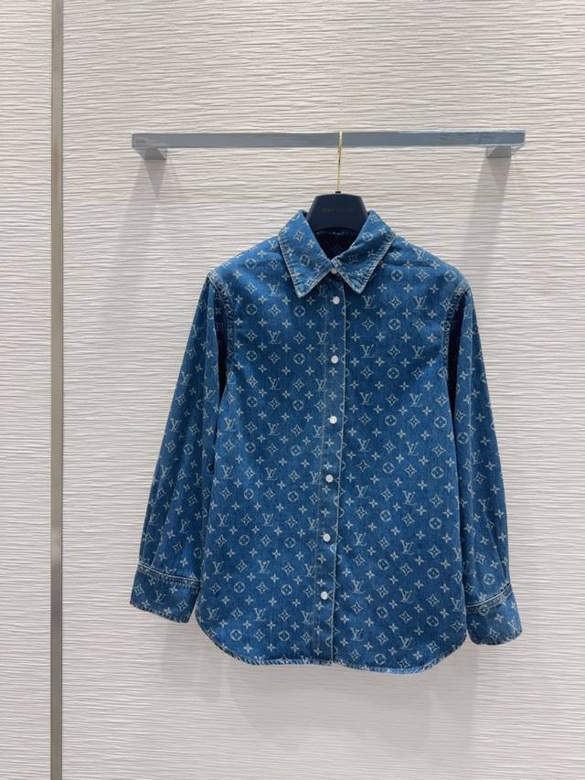 Louis Vuitto*2025Ss新款 高版出品~超时髦新款丹宁牛仔 个性色调上身又酷又飒爽 纹理细腻，棉感自然，既有筋骨感又不失柔软，超级漂亮！细节做工超