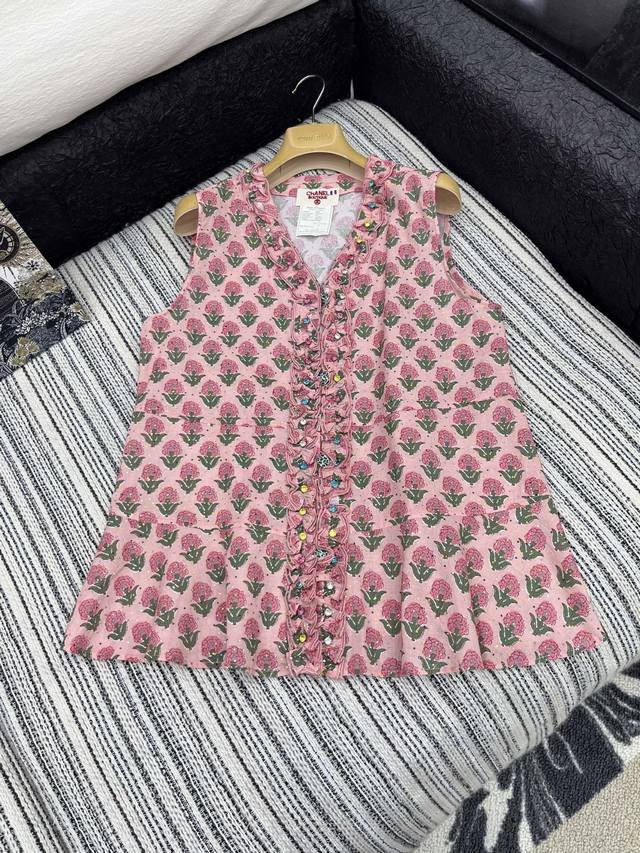 爆款现货 原单品质 Chan*｜25中古系列重工手工荷叶边无袖衬衫 设计高级又时髦！1:1订制重工面辅料，增添时尚格调，纯欲系搭配和谐，百搭王炸款 做工品质看细