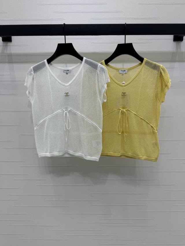 上新原单高端品质 Chane* 2025春夏最新系列！镂空针织短袖！定制Yb针织纱线织造 透气舒适好穿 针织短袖剪裁 适度露肤镂空清透效果 美化头肩比例更显瘦