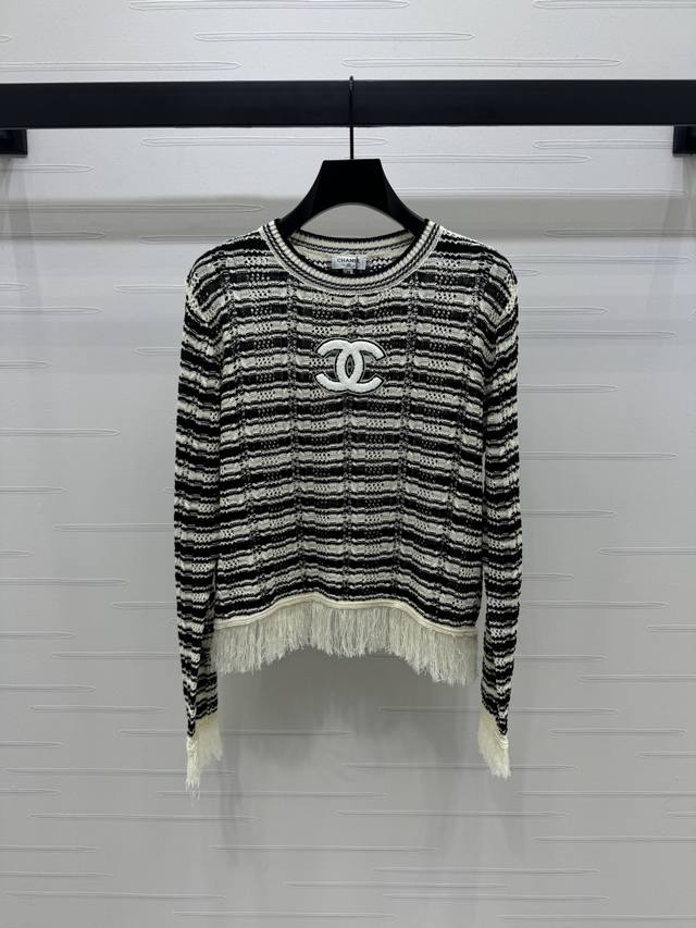 上新原单高端品质 Chane* 2025早秋最新系列！条纹针织流苏花边长袖上衣！定制Yb全棉纱线织造 柔软亲肤 舒适有型 长袖毛衣剪裁 领口恰当露肤 美化头肩比