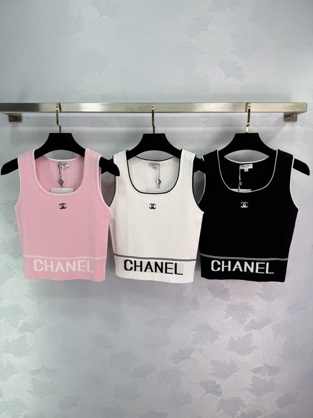 Chanel*25夏季新款系列 针织背心 字母Logo提花工艺 彰显品味 弹力版型突显身材 俏皮减龄显白 日常出行或聚会轻松驾驭！3色3码Sml T226B.