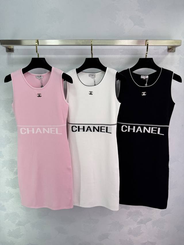 Chanel*25夏季新款系列 针织背心连衣裙 字母Logo提花工艺 彰显品味 弹力版型突显身材 俏皮减龄显白 日常出行或聚会轻松驾驭！3色3码Sml T226