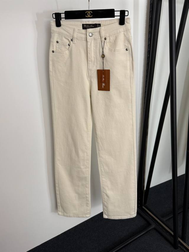 款号2054099 Loro Piana*Lp新款 后口袋Logo刺绣 高腰显瘦牛仔长裤，米白色，黑色，26 27 28 29， 27码；腰围64，长108 .