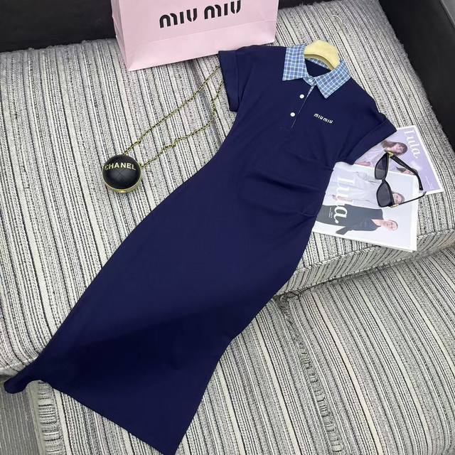 强烈推荐 25年早春夏系列 Miu*新款格子翻领短袖连衣裙 褶皱腰部设计 刺绣字母点缀 两色Sml 跑量 .