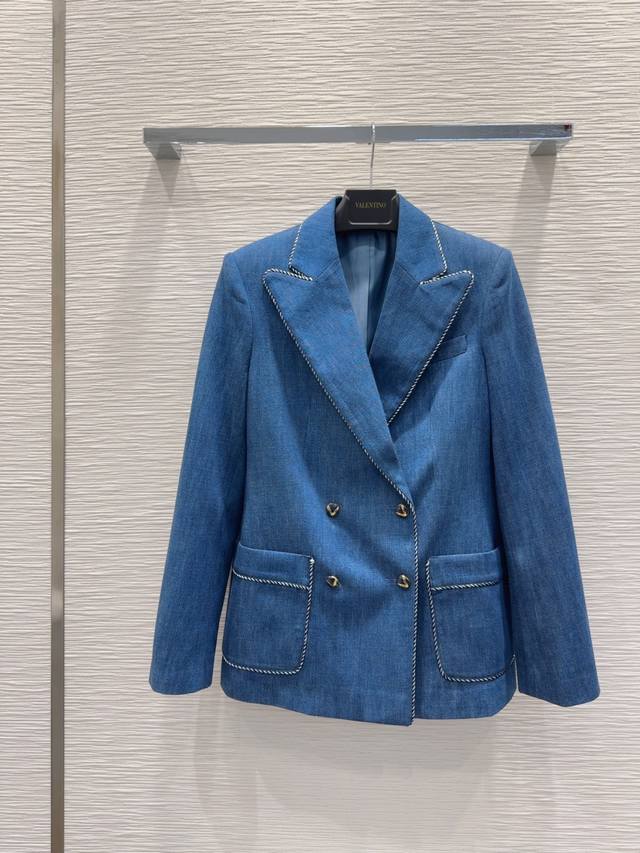 Valentin* 2025Ss新款 高版出品~超时髦新款丹宁牛仔 个性色调上身又酷又飒爽 纹理细腻，棉感自然，既有筋骨感又不失柔软，超级漂亮！细节做工超级好，
