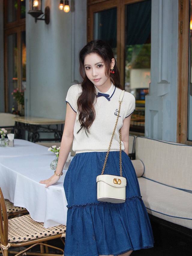 Valenti*O 25Fw早秋新款 白色针织Polo衫丨独家Yb开发！高版出品！小翻领设计搭配精致蝴蝶结，细节感满满，胸口处的“Chez Valenti*O”