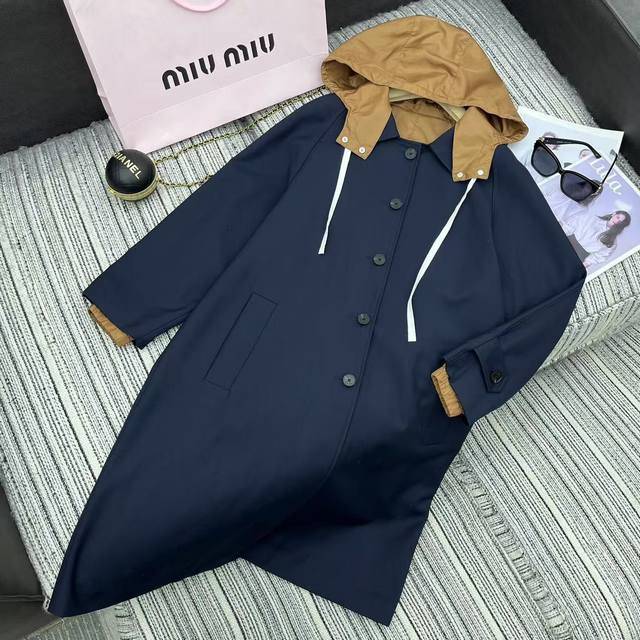 强烈推荐 25年早秋系列 Miu*新款假两件设计撞色连帽长款西装外套 Sml .