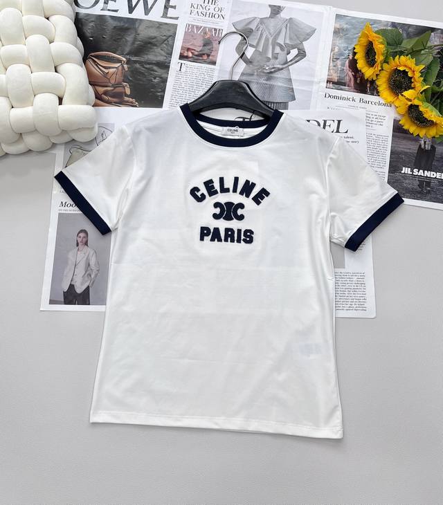 Celine新款牛仔色字母贴布短袖圆领T恤 最近衣橱大缺货，想要一件百搭又减龄的T恤吗？Ce字母印花T恤来拯救你的穿搭困境，穿腻了单调的基础款，这款字母设计增添