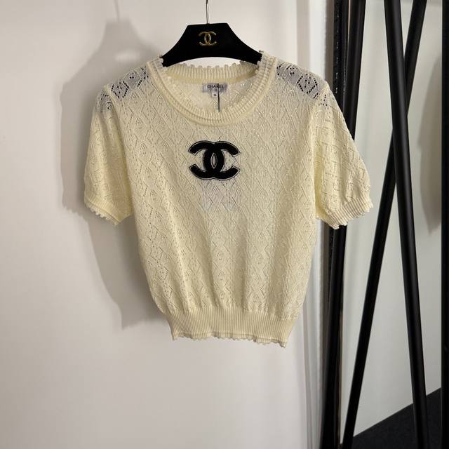 款号20254009 Chane*新款 小香Logo刺绣贴布镂空短袖针织衫 上衣，杏色，红色，黑色，36 38 40， 36码；肩宽37，胸围96，袖长21，衣
