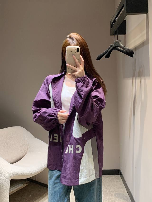 Chane* 25Fw早秋新款 中古风连帽拼色冲锋衣外套丨独家高版出品！拼接的颜色个性独特！运动又时髦！美式复古感十足！细节在线 层次感丰富防风不臃肿 面料舒适