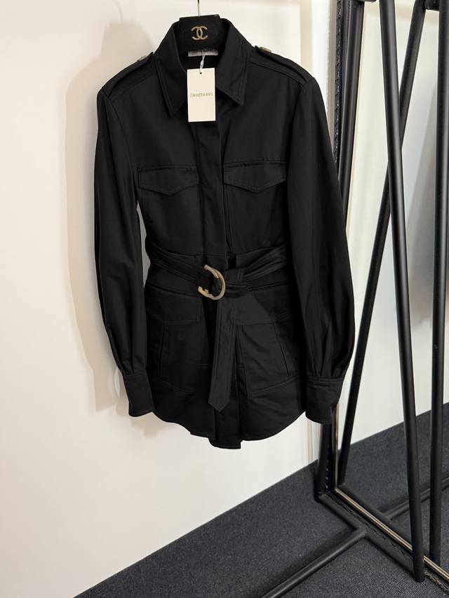 款号20253947 Zimmermann*新款工装风多口袋翻领长袖衬衫连衣裙 风衣外套，配腰带，黑色，卡其色，S-Xl， M码；肩宽40，胸围90，袖长70，