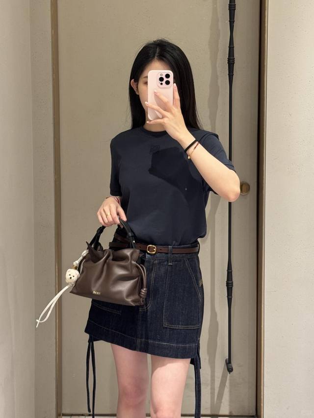 Loew* 25Ss春夏新款 Paula‘S修身版型后背重磅蕾丝短袖T恤丨独家Yb开发！高版出品！后背定位梵谷太阳花水溶花设计缕空短袖T恤，进口纯棉面料白富美必