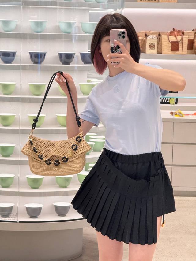 Loew* 25Ss春夏新款 Paula‘S修身版型后背重磅蕾丝短袖T恤丨独家Yb开发！高版出品！后背定位梵谷太阳花水溶花设计缕空短袖T恤，进口纯棉面料白富美必